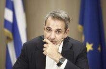 Κυριάκος Μητσοτάκης στο υπουργείο Εργασίας: Ισχύει στο ακέραιο η δέσμευση της κυβέρνησης ο κατώτατος μισθός να φτάσει στα 950 ευρώ στο τέλος της τετραετίας