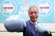 Βρετανικές εκλογές: Ο Νάιτζελ Φάρατζ εξελέγη βουλευτής ύστερα από επτά αποτυχημένες απόπειρες - Πόσες έδρες κερδίζει το ακροδεξιό Reform UK