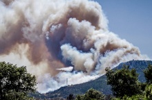 Στιγμιότυπο από την επιχείρηση κατάσβεσης της πυρκαγιάς που είχε ξεσπάσει στο Κατσιμίδι Πάρνηθας το περασμένο Σάββατο (29.6)