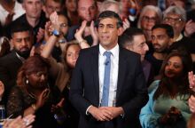 Βρετανικές εκλογές: Ο Ρίσι Σούνακ αναμένεται να παραιτηθεί μετά την ολική ανατροπή του πολιτικού σκηνικού - Οδήγησε τους Συντηρητικούς στη χειρότερη ήττα τους