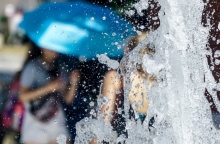 Καιρός σήμερα: Ανεβαίνει η θερμοκρασία, ισχυροί άνεμοι