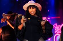 Η Νίκι Μινάζ ακύρωσε εμφάνισή της σε φεστιβάλ στη Ρουμανία για λόγους ασφάλειας - Εκφράστηκαν φόβοι για διαδηλώσεις στην περιοχή της συναυλίας στο Βουκουρέστι.