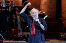 Διονύσης Σαββόπουλος: Η συναυλία - αφιέρωμα για τα 50 χρόνια από την αποκατάσταση της Δημοκρατίας στο Ηρώδειο - Στο πλαίσιο του Φεστιβάλ Αθηνών και Επιδαύρου.