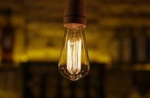 Αναμμένη λάμπα