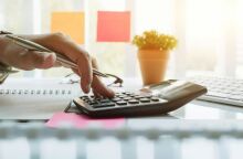 Φορολογικές δηλώσεις 2024: Τελειώνει η κλεψύδρα και σχεδόν 1,9 εκατ. φορολογούμενοι δεν έχουν υποβάλει δηλώσεις εισοδήματος - Παράταση ζητούν φορείς της αγοράς