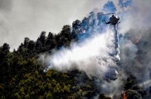 Φωτιά στην Τζια: Κλήθηκαν να απομακρυνθούν οι κάτοικοι από τις περιοχές Καστελάκια και Κούνδουρος με μήνυμα του 112 - Ισχυρέ δυνάμεις της Πυροσβεστικής.