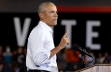 Ο Μπαράκ Ομπάμα στηρίζει επίσημα την Κάμαλα Χάρις