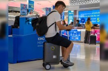 Η Ιαπωνία «μπλοκάρει» τη χρήση μηχανοκίνητων βαλιτσών