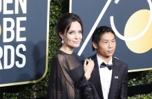 Παξ Τζολί Πιτ με τη μητέρα του, Αντζελίνα Τζολί