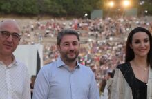 Νίκος Ανδρουλάκης: Στο Αρχαίο Θέατρο Επιδαύρου για τις Βάκχες - Παρακολούθησε την παράσταση με τον ευρωβουλευτή Γιάννη Μανιάτη και τον δήμαρχο Τάσο Χρόνη. 