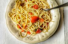 9 εύκολες και γρήγορες μακαρονάδες για το καλοκαίρι