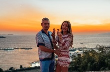 Έγκυος η Εριέττα Κούρκουλου - Λάτση - Δίπλα της ο σύζυγός της, Βύρων Βασιλειάδης