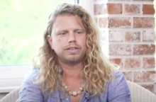 Γιατί ο «άνδρας με τα χίλια παιδιά» προσέφυγε κατά του Netflix