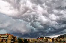 Καιρός: Έρχονται βροχές, καταιγίδες, χαλάζι και κεραυνοί 