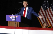 Ο Ντόναλντ Τραμπ σε προεκλογική συγκέντρωση