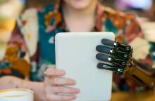 Τεχνητή νοημοσύνη: Χρήσιμη αλλά και επικίνδυνη για τα παιδιά;