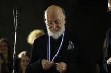 Στον Διονύση Σαββόπουλο απένειμε η Θεσσαλονίκη το Αργυρό Μετάλλιο 