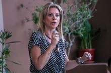 Η Μαρία Καρυστιανού