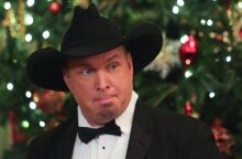 Ο Γκαρθ Μπρουκς κατηγορείται για βιασμό, σεξουαλική επίθεση και κακοποίηση -  Το χρονικό της μήνυσης σε βάρος του βραβευμένου με Grammy τραγουδιστή της κάντρι