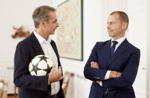 Συνάντηση Μητσοτάκη με τον πρόεδρο της UEFA στο Μέγαρο Μαξίμου 