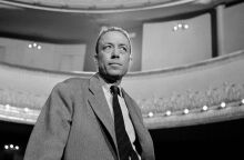 Σαν σήμερα 17 Οκτωβρίου 1957 ο Αλμπέρ Καμύ τιμάται με το Νόμπελ Λογοτεχνίας για τον Ξένο - Η βράβευσή του σε ηλικία μόλις 44 ετών και η ιστορική ομιλία του.