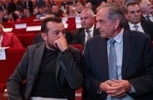 Τελικά ο Σαμαράς θα τους πάει βόλτα κρατώντας τους από το χέρι