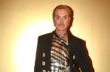 Ο Λάκης Γαβαλάς