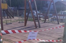 Πόρτα παιδικής χαράς έπεσε το κεφάλι παιδιού