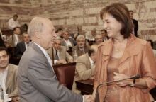 Σημίτης για Βάσω Παπανδρέου: Ήταν μια άξια γυναίκα, που τίμησε τις θέσεις που ανέλαβε