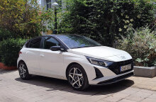 Οδηγούμε το ανανεωμένο Hyundai i20 και καταλαβαίνουμε την εμπορική του επιτυχία