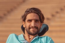 Ο διάλογος του Δημήτρη Αντωνίου που του ζήτησε να αποδείξει ότι δεν έχει χέρι