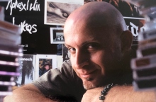 Ο Ηλίας Ασλάνογλου μας ξεναγεί στη δική του Αθήνα