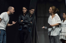 Κερδίστε 10 διπλές προσκλήσεις για την παράσταση «Γυάλινος κόσμος» στο Θέατρο Τέχνης