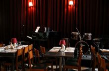 Lux, Μεταξουργείο