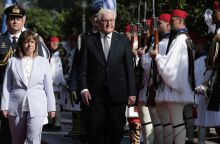 Το θέμα των γερμανικών επανορθώσεων έθεσε η Κατερίνα Σακελλαροπούλου στον Φρανκ-Βάλτερ Σταϊνμάιερ - Νομικά το θέμα θεωρείται λήξαν, είπε ο Πρόεδρος της Γερμανίας