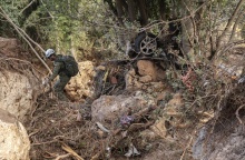 Διασώστες και στρατός για τον εντοπισμό εγκλωβισμένων και αγνοουμένων 