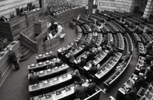 Σε εμφύλιο από το 1915;