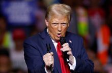 Κακό μικρόφωνο! Η βλάβη που εξόργισε τον Τραμπ 