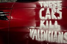 Βαλένθια: Ακτιβιστές στη Σκωτία βάζουν στο στόχαστρο SUV σε ένδειξη αλληλεγγύης προς τα θύματα των πλημμυρών στην Ισπανία - Ο ρόλος τους στην κλιματική κρίση