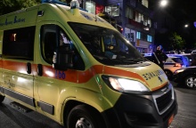 Ασθενοφόρο και περιπολικό