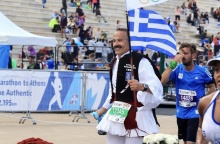 Ήρθε στην Ελλάδα για να τρέξει στον Μαραθώνιο και του έκλεψαν τη φουστανέλα