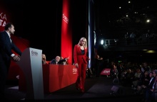 Η θεοδώρα Τζάκρη στο συνέδριο του ΣΥΡΙΖΑ