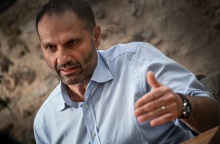 Μανώλης Καπνισάκης