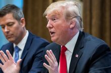 ΗΠΑ: Ο Ντόναλντ Τραμπ προορίζει τον πρώην βουλευτή, πατέρα εννιά παιδιών και παρουσιαστή του Fox Σον Ντάφι για το υπουργείο Μεταφορών.