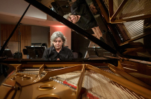 Κώστας Χάρδας: Η μουσική είναι το τέλειο εργαλείο για την κατανόηση του κόσμου