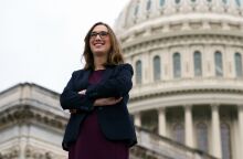 ΗΠΑ: Προτού καν ορκιστεί, η Σάρα ΜακΜπράιντ, πρώτη τρανς γυναίκα με έδρα στο αμερικανικό Κογκρέσο προκαλεί αντιδράσεις μεταξύ των Ρεπουμπλικάνων.