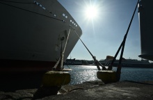 Δεμένα πλοία σε λιμάνι