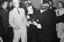 Σαν σήμερα: Η δολοφονία του Λι Χάρβεϊ Όσβαλντ σε απευθείας μετάδοση