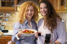 Η Βασιλική και η Εβίνα, που δημιούργησαν το Greek Mezes