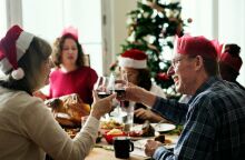 Τα κιλά των περσινών Χριστουγέννων κουβαλάει ακόμα ένας στους τέσσερις